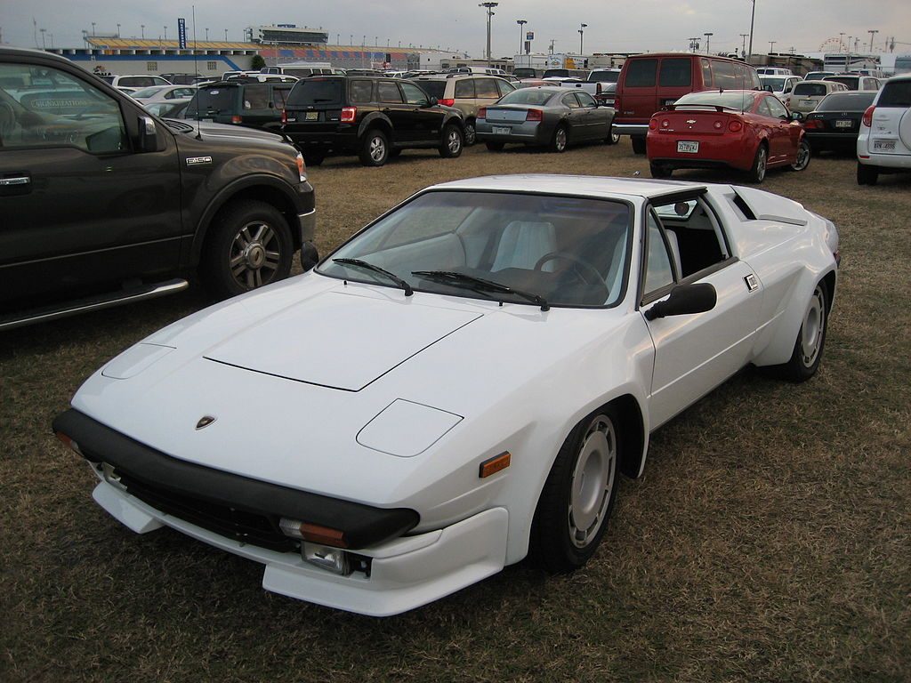 1024px-Lamborghini_Jalpa_front.jpg