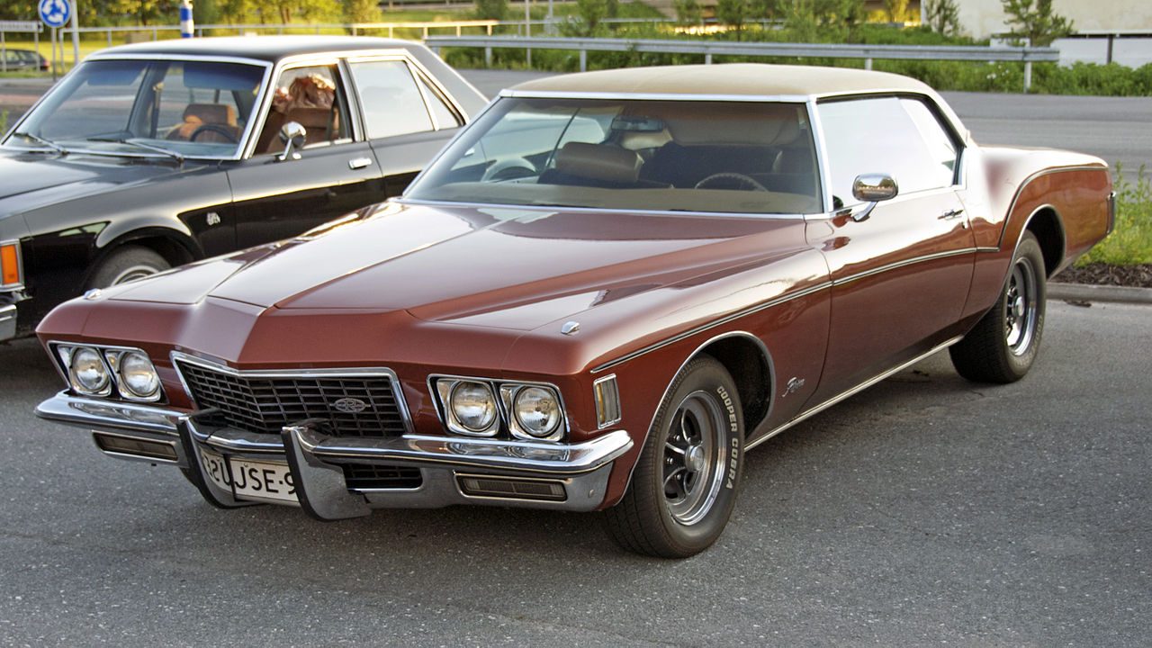 1280px-1972_Buick_Riviera_in_Finland.jpg