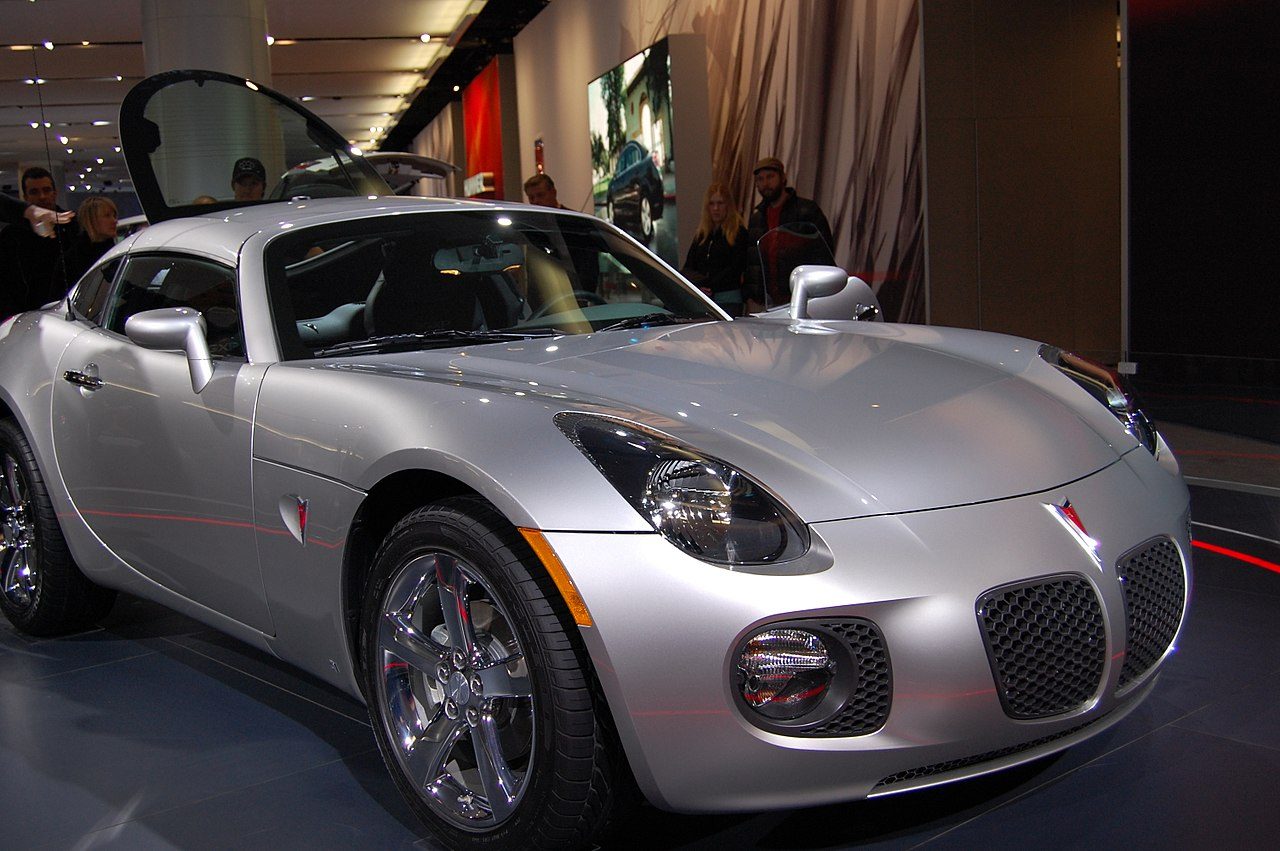 1280px-Pontiac_Solstice_Coupe.jpg