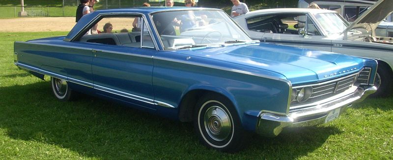 800px-%2766_Chrysler_Windsor_Coupe_%28Rigaud%29.JPG