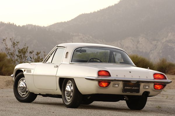 1967-mazda-cosmo-rear.jpg