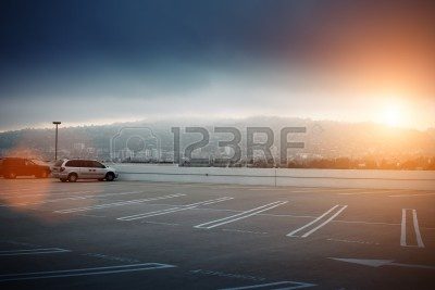 8393437-big-empty-parking-lot-space-ontop-of-roof-in-los-angeles-california.jpg