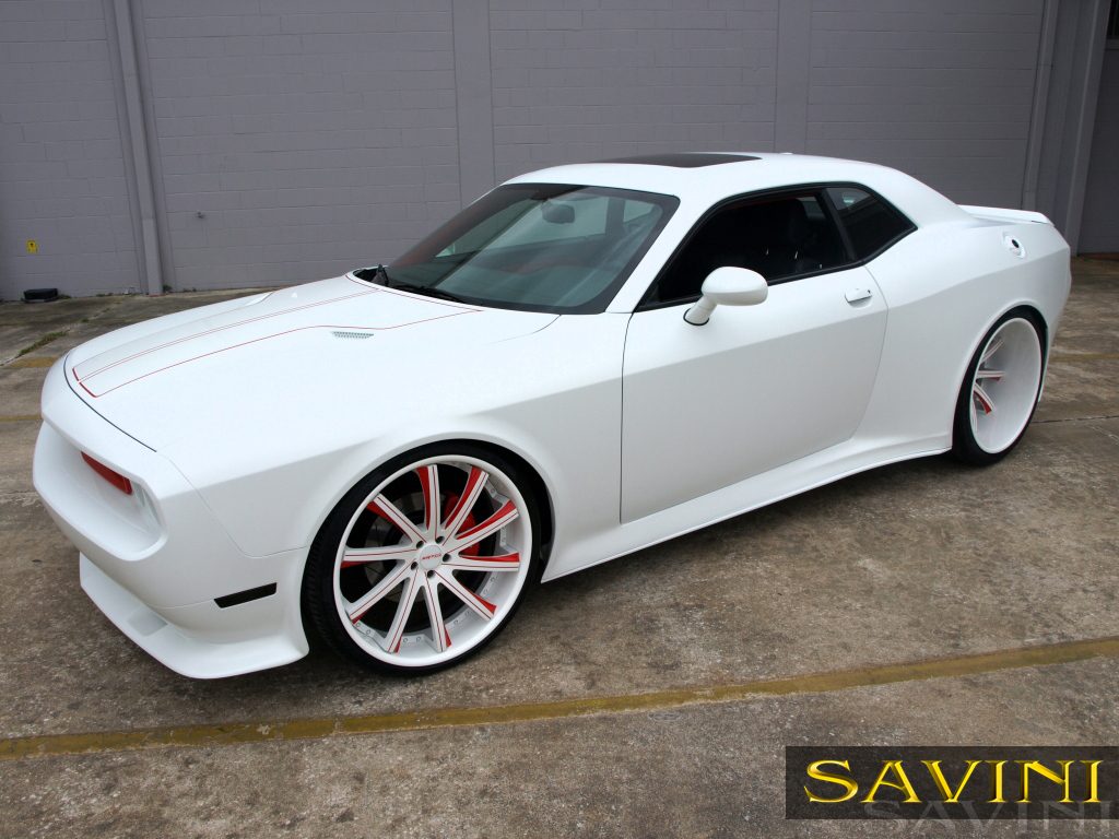 white-dodge-challenger-widebody-savini-forged-wheels-sv37-c-concave-white-red-1.jpg