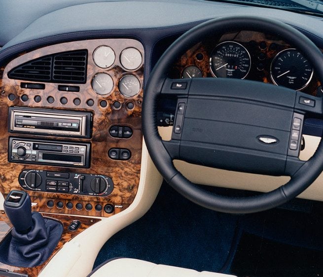 supercharged_vantage_interior-655x562.jpg