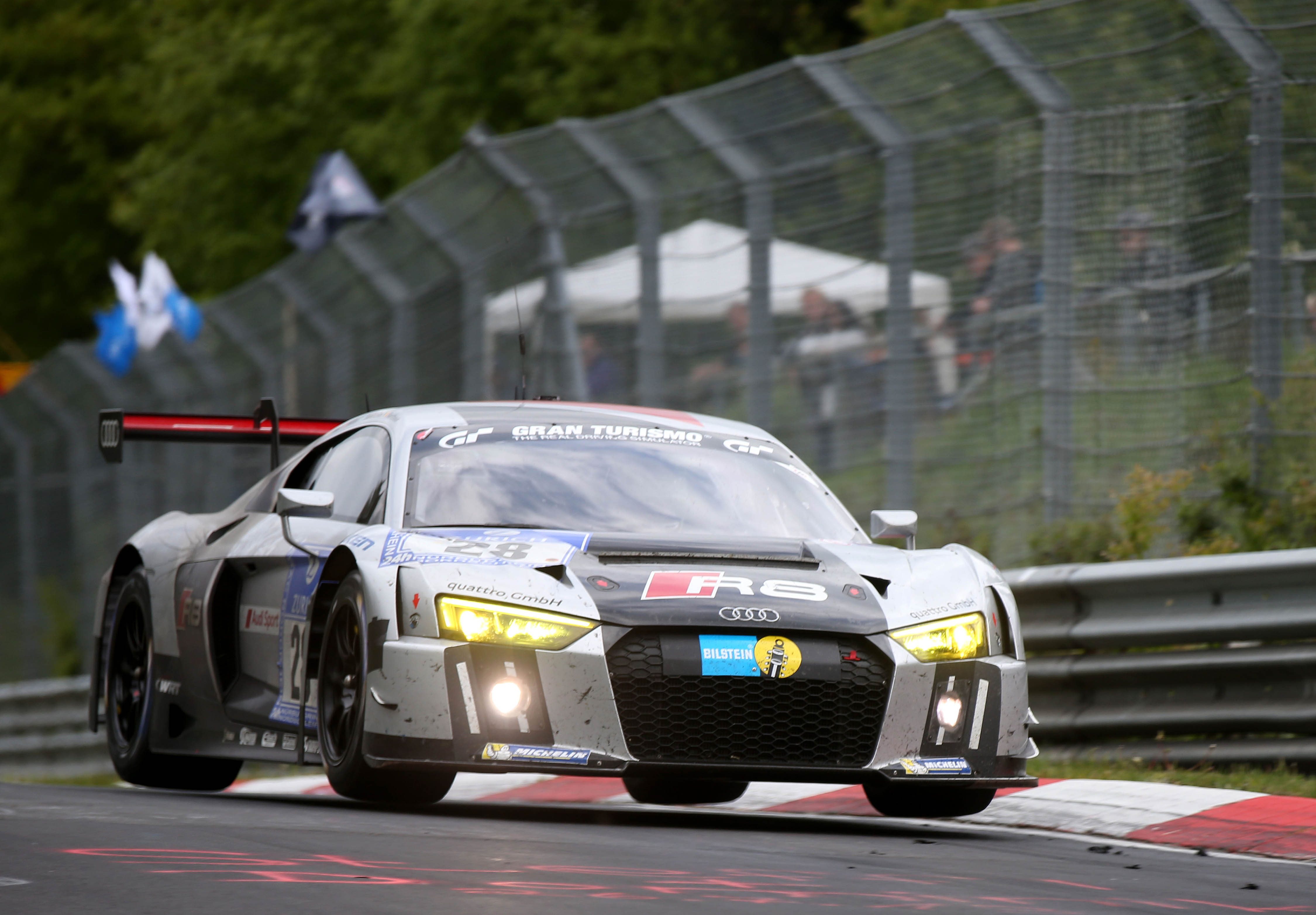 01-Audi-R8-LMS-1.jpg