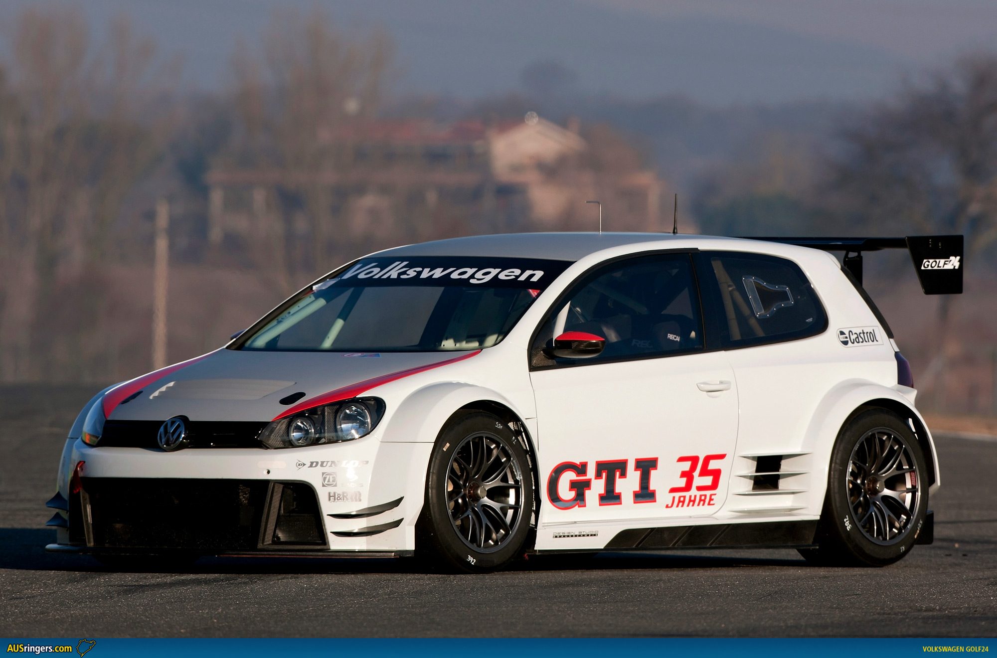 VW-Golf24-reveal-02.jpg