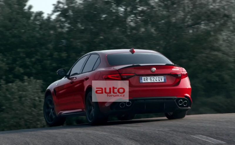 Alfa_Romeo_Giulia_2016_unik_vse_10_800_600.jpg