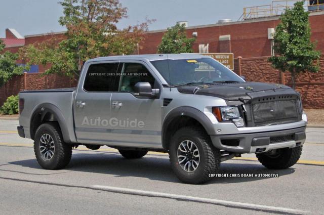 2016-2017-ford-raptor-spy-photos-01_001.jpg