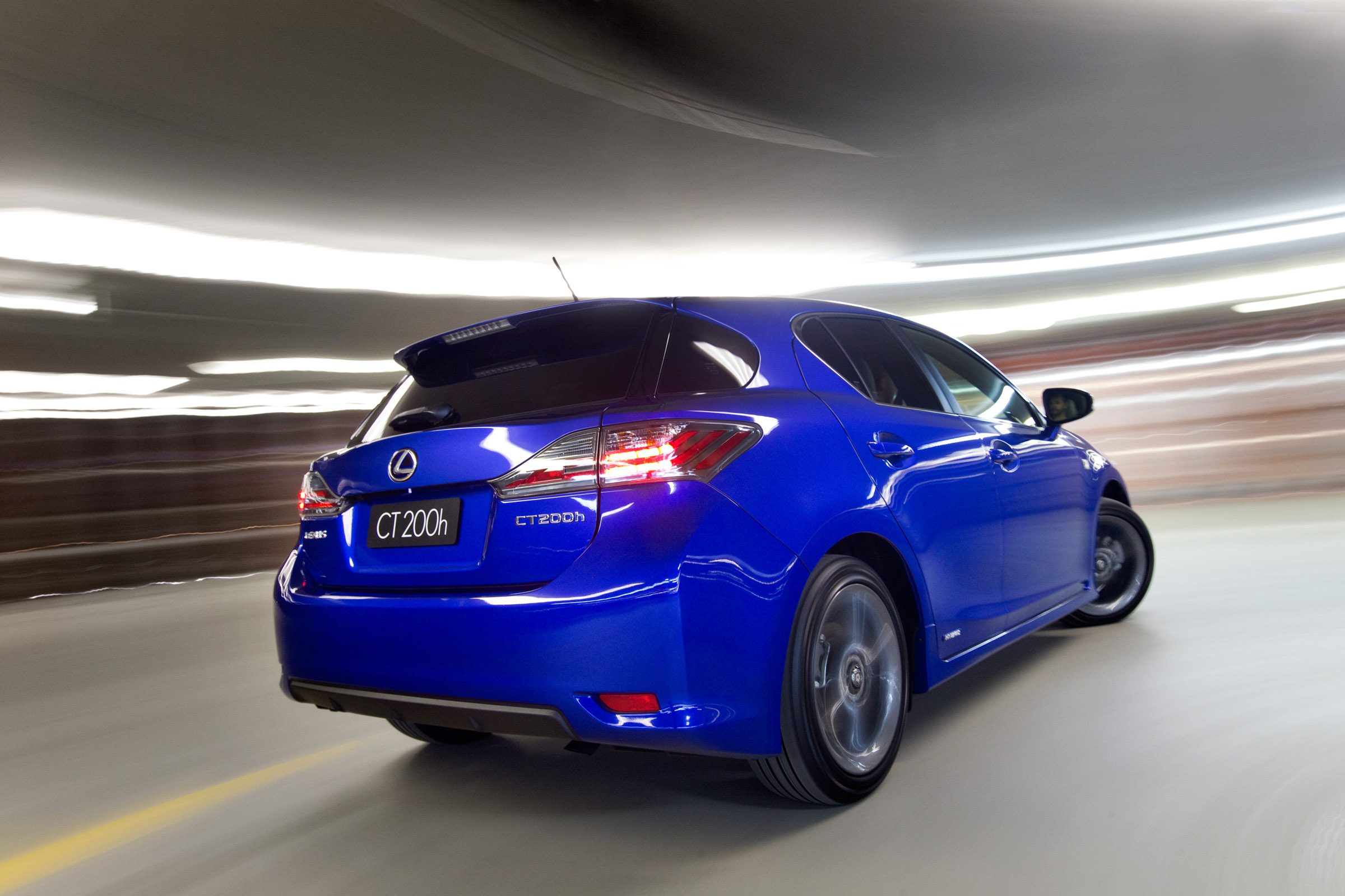 2011-lexus-ct-200h-f-sport-05.jpg