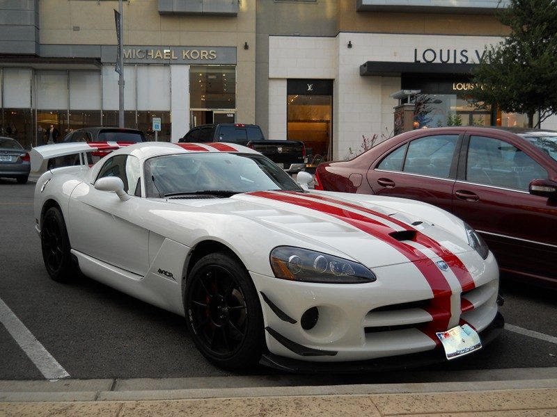 white-stripped-dodge-viper-srt-10-acr-7-16-11_1.jpg