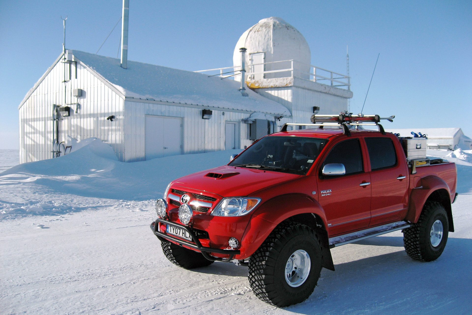 1_Arctic_Trucks_Toyo-24.jpg