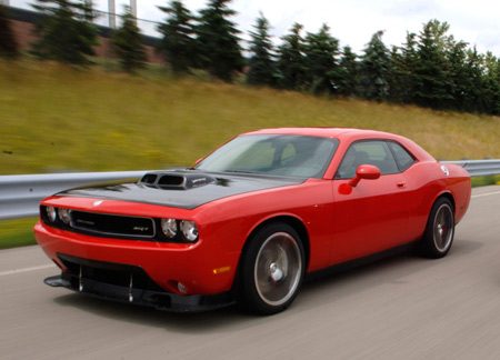 challenger_srt10_concept_005_opt.jpg