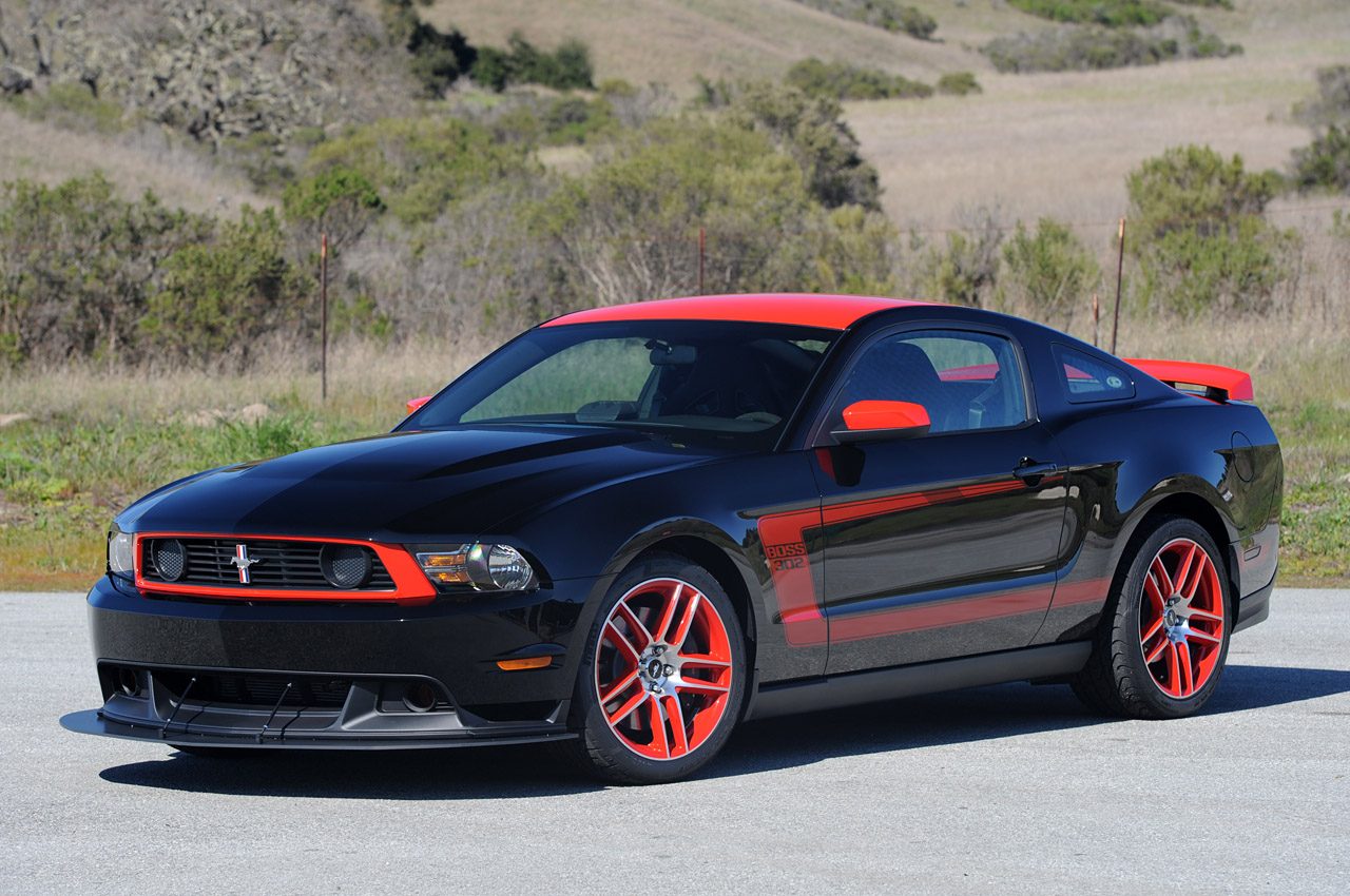 01-ford-mustang-boss-302-laguna-seca.jpg