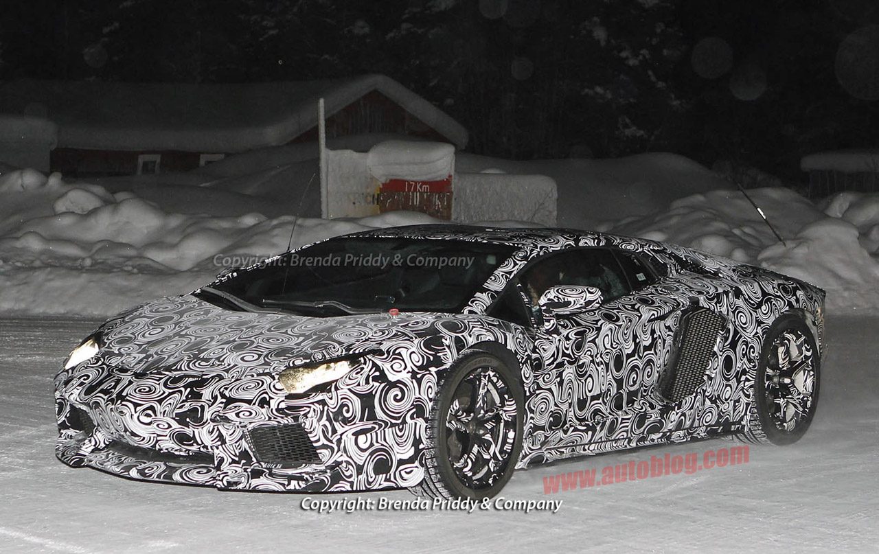 02-aventador-1297785111.jpg