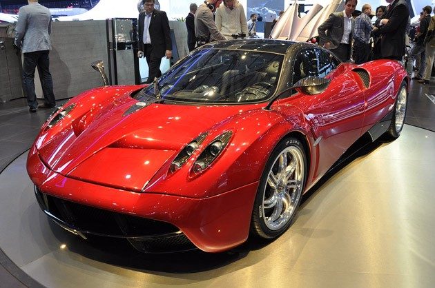 pagani-huayra-geneva.jpg