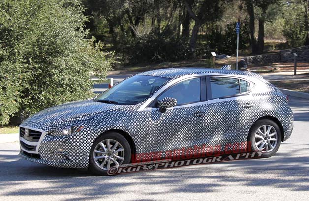 001-2015-mazda3-spy-shots628opt.jpg