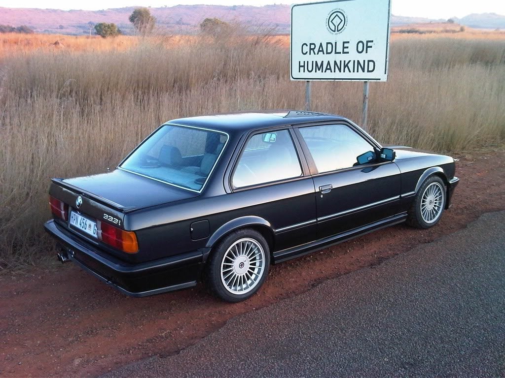 BMW-E30-333i.jpg