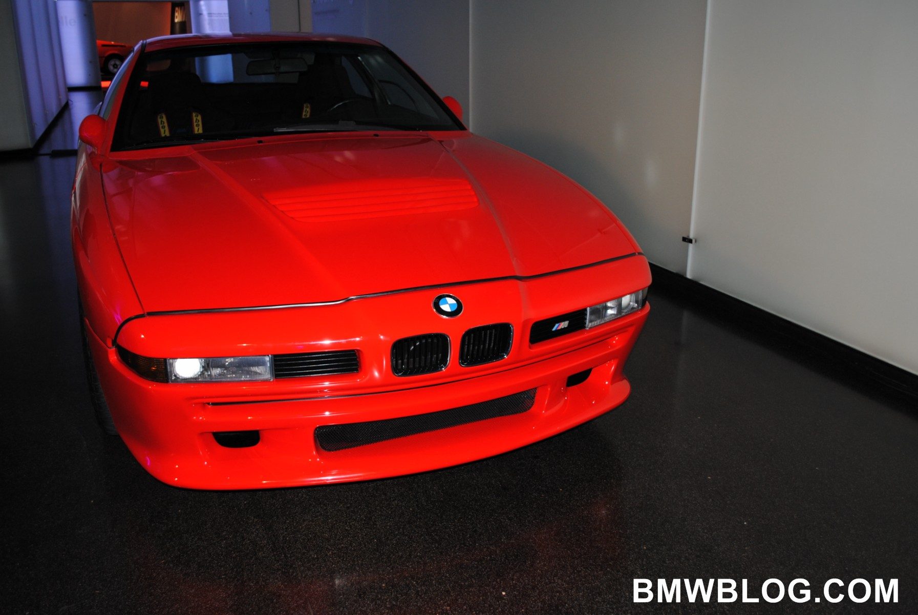 bmw-m8-128.jpg