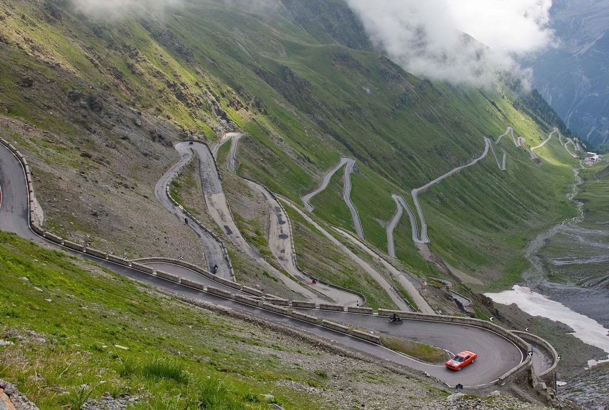 Stelvio-Pass-Italy-2.jpg