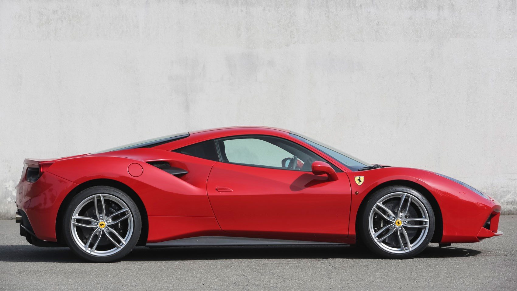 Ferrari_488_GTB_2.jpg