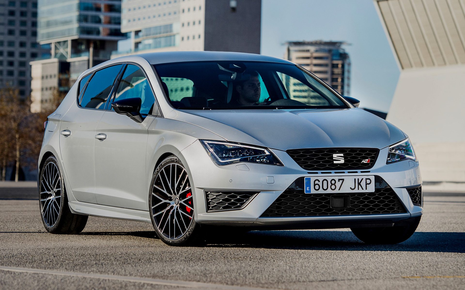 seat-leon-cupra-290-car-wallpaper-40637.jpg