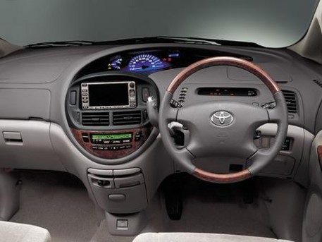 pic_toyota_estima_9005.jpg