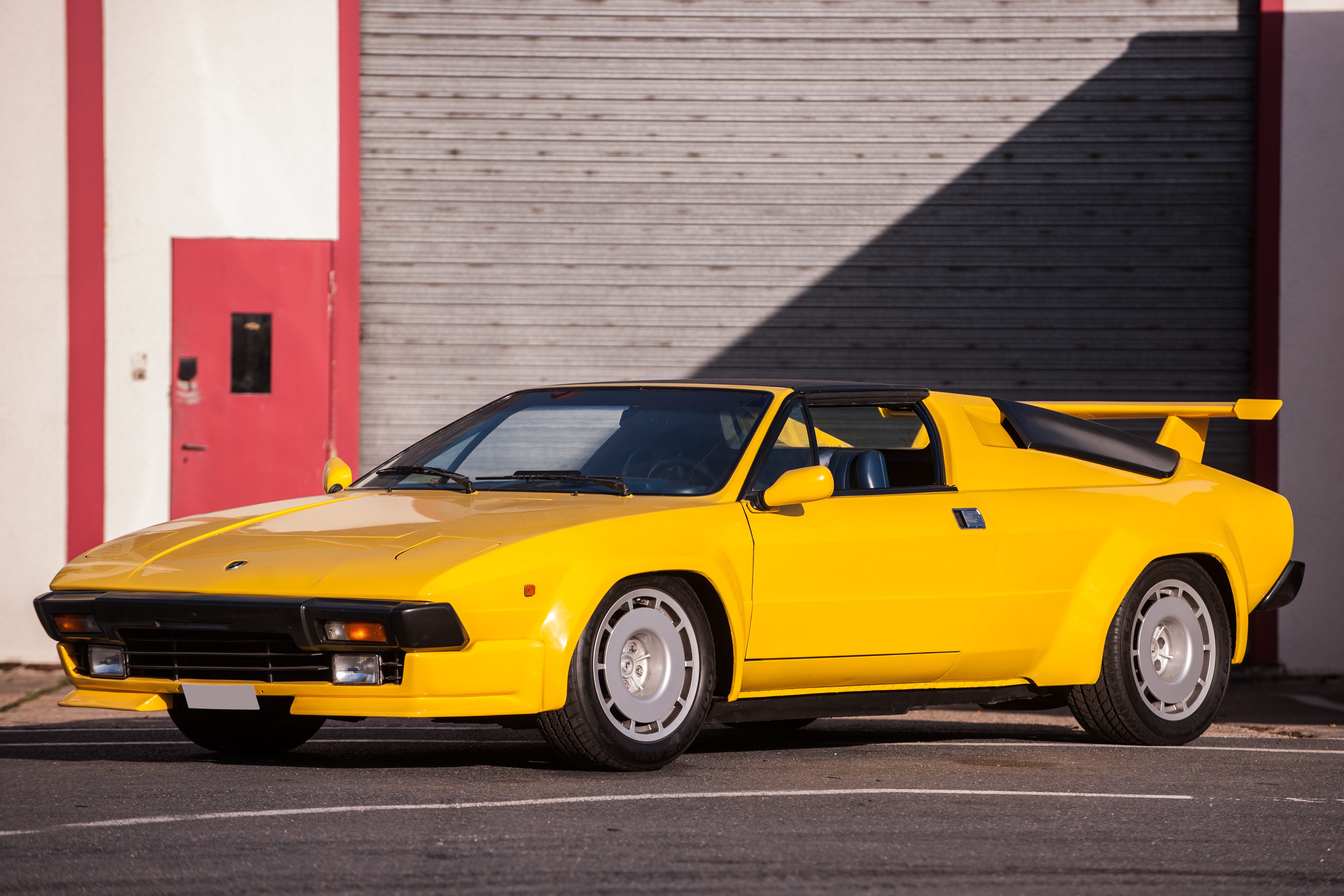 lamborghini_jalpa_1.jpg