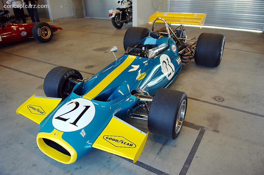 70-Brabham_BT-33-3-DV-06-MHR_02.jpg