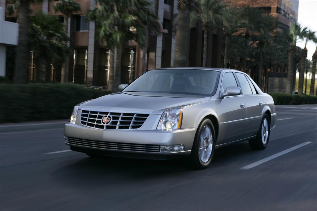 2010-Cadillac_DTS-Image-01-1024.jpg