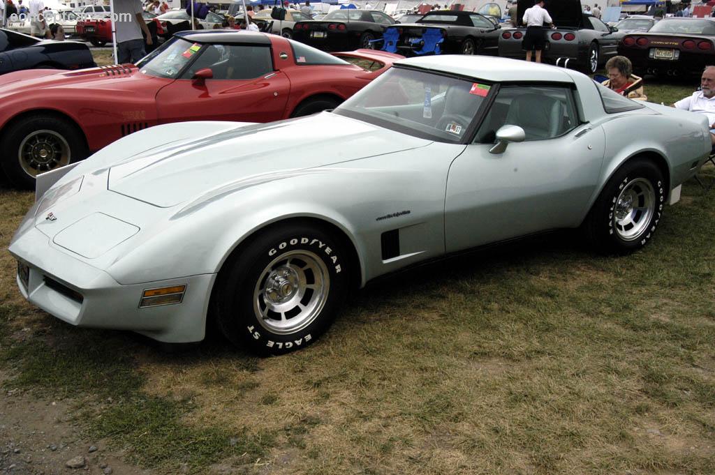 82_Chevy-Corvette_Green_AC-06-CC_01.jpg