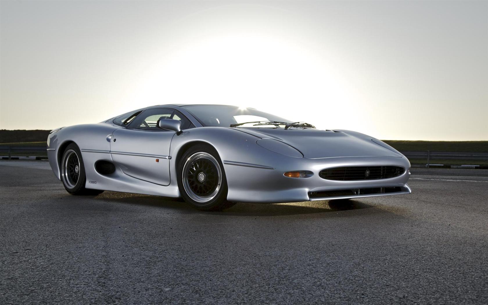 Jaguar-XJ220-20th-Anniversary-1992-014-1680.jpg