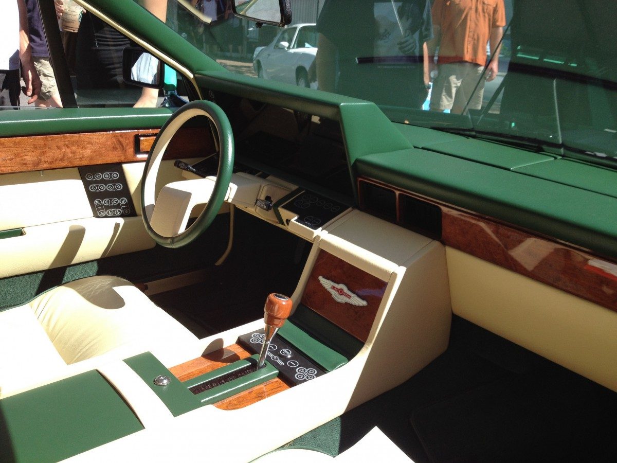 Aston-Martin-Lagonda-green-int.jpg