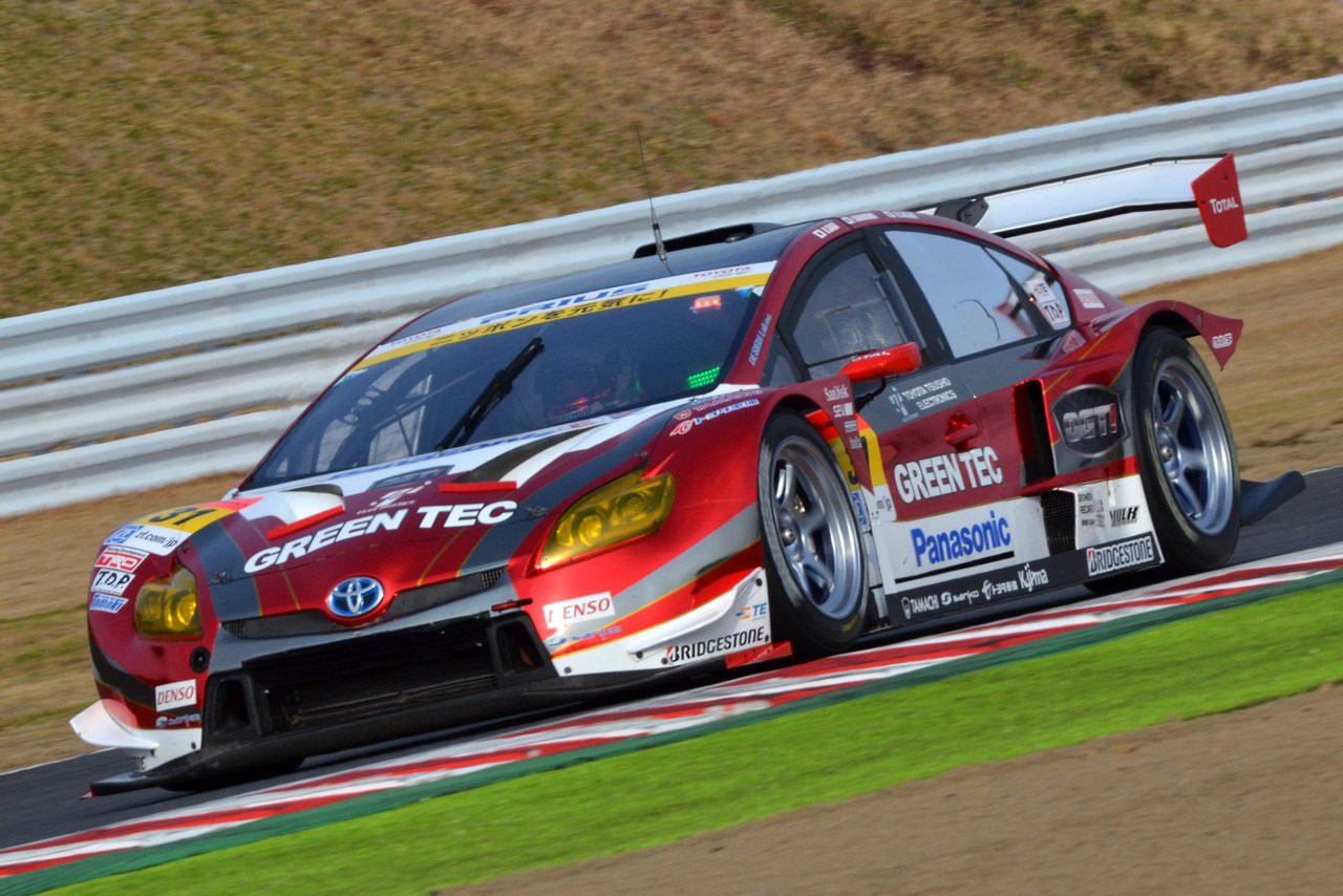 ToyotaPriusGT300TestSuzuka2015.jpg