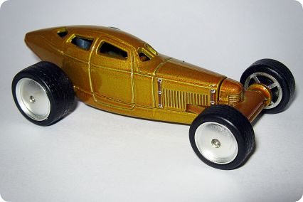 Hot%20Wheels__Golden%20Submarine_5Iq4.jpg