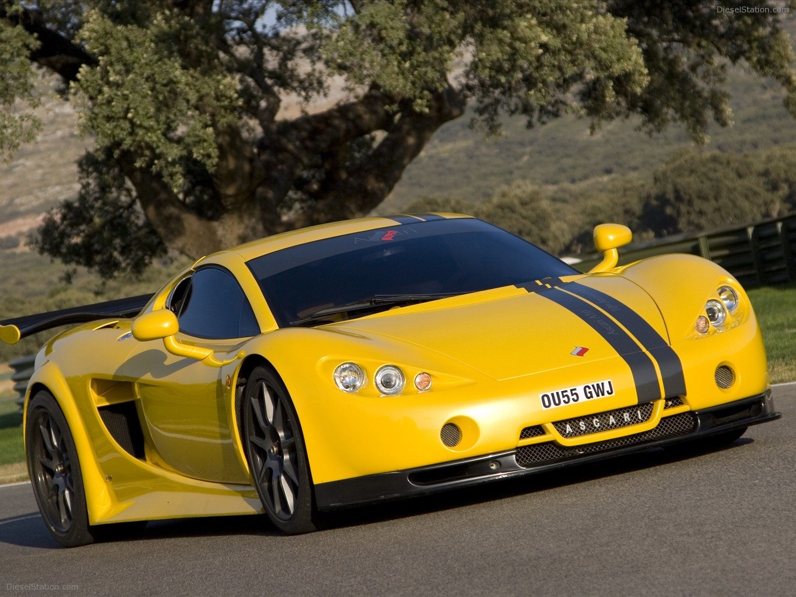 Ascari-A10-01.jpg