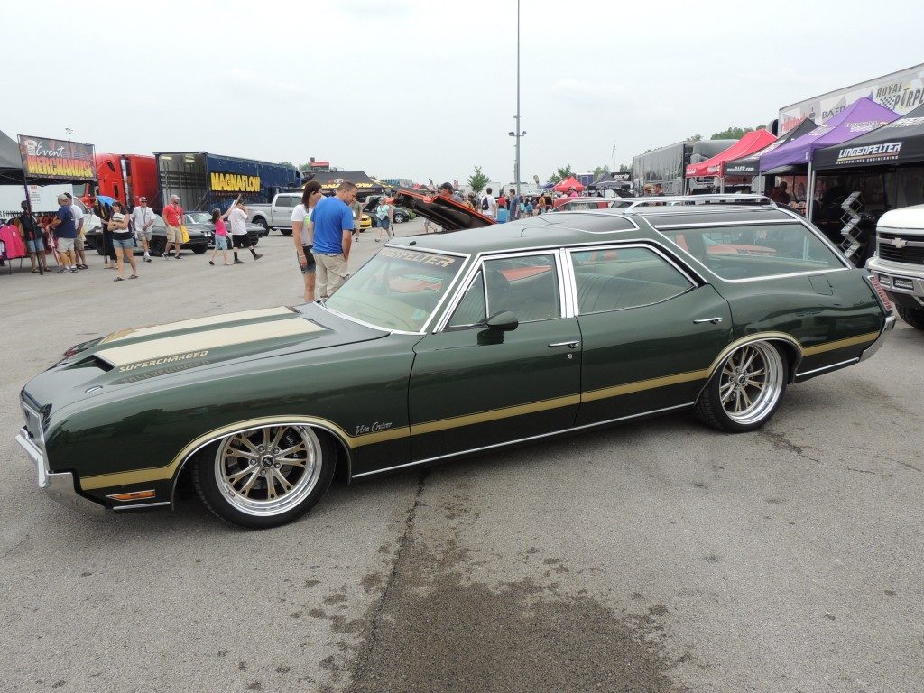 1970_oldsmobile_vista_cruiser_w_supercharged_ls3_01.jpg