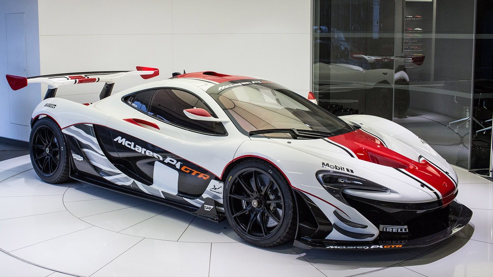 img-McLaren-P1-GTR-05.jpg