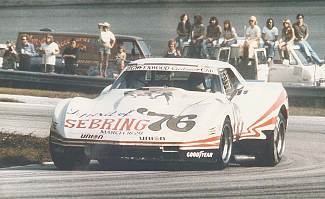 76Sebringontrack.jpg