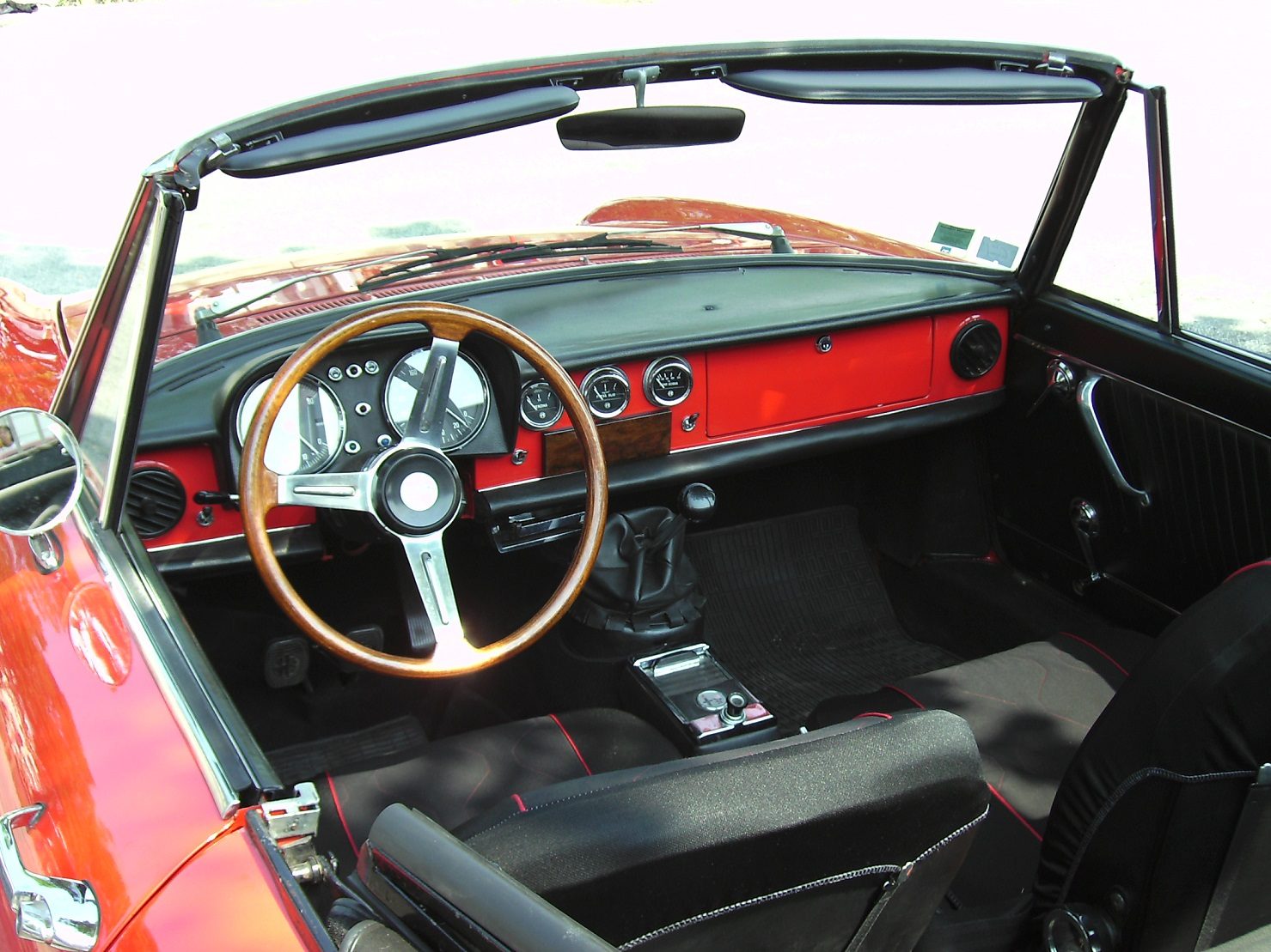 alfa_duetto_cockpit-jpg.289772