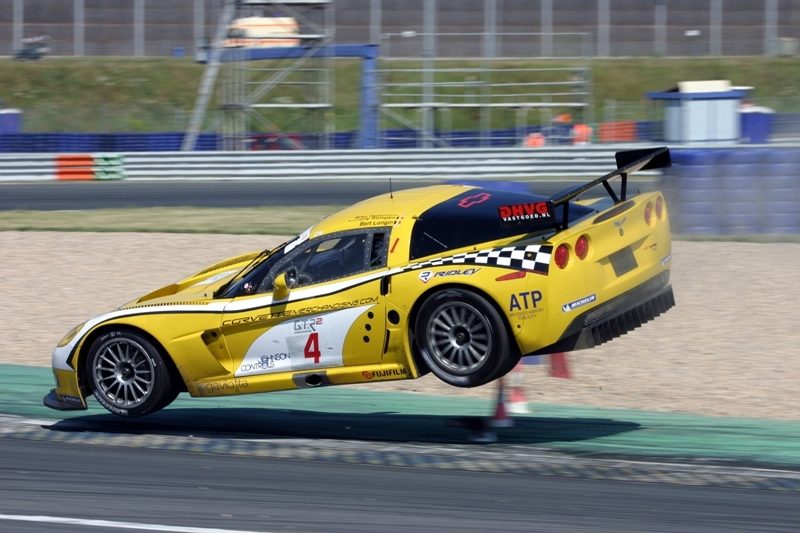 corvette-cr6-flying-over-the-race-track.jpg