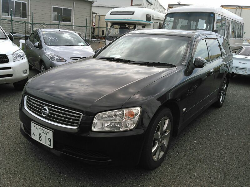 2005-Nissan-Stagea-350RX_01.jpg