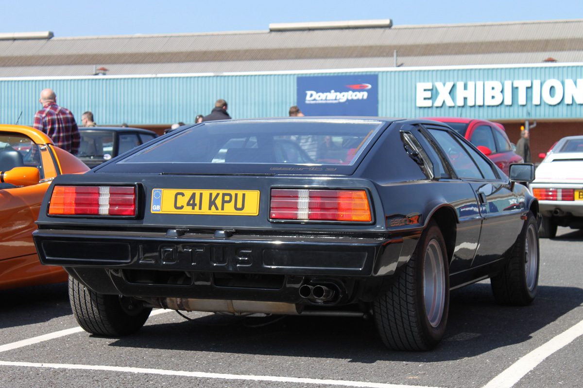 Lotus_Esprit_S3_1985_Black_rear.jpg