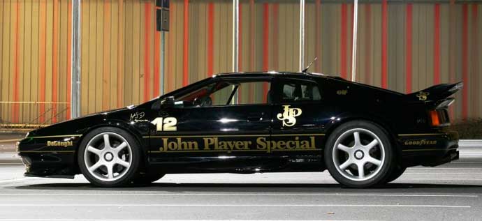 Lotus-Esprit-in-Ayrton-Senna-JPS-Livery-by-CAMSHAFT-1-800x367.jpg