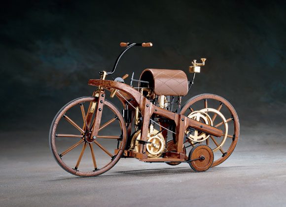 Daimler%20Motorcycle2.jpg