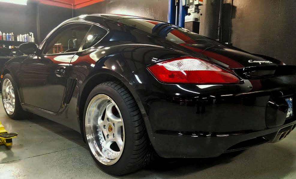 ESM_011R_18x85_18x11_Black_Porsche_Cayman-img001.jpg