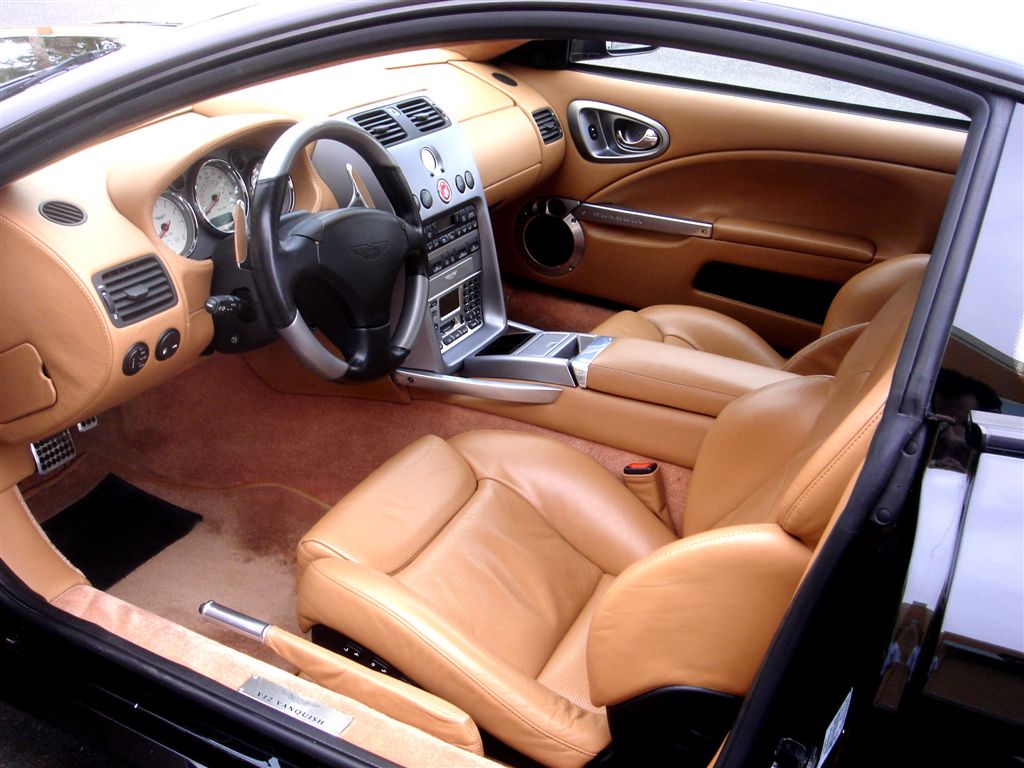 aston-martin-v12-vanquish-interior.jpg