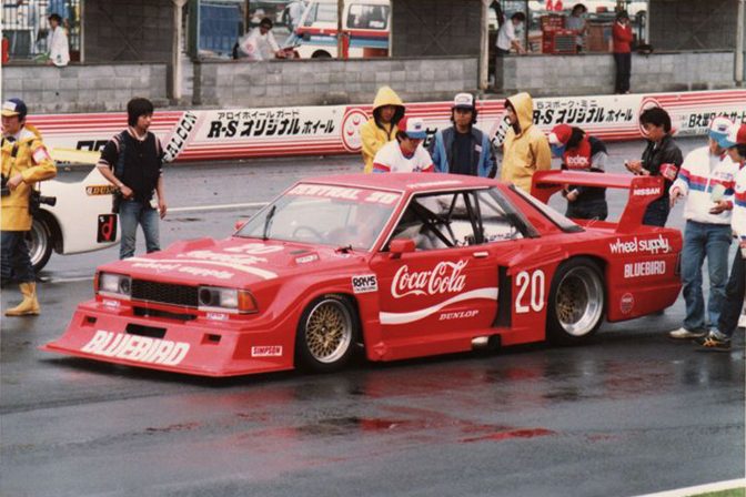 yanki-super-sillhouette-racing-japan-coca-cola-nissan-bluebird.jpg