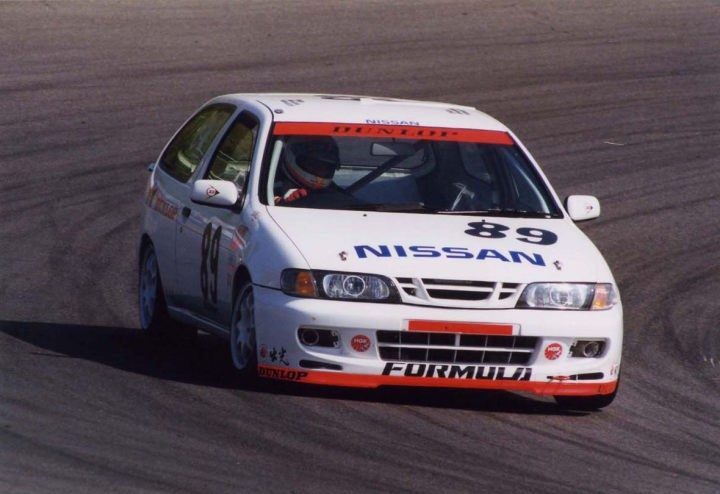 nissan-pulsar-vz-r-07.jpg