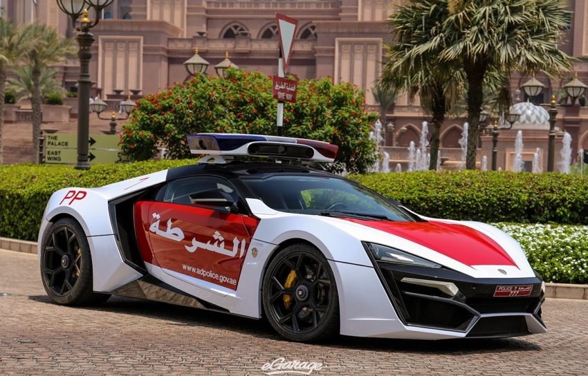Abu-Dhabi-Police-Lykan-Hypersport-0.jpg