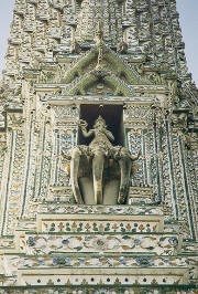 390px-Bangkok_Wat_Arun_Phra_Prang_Indra_Erawan.jpg